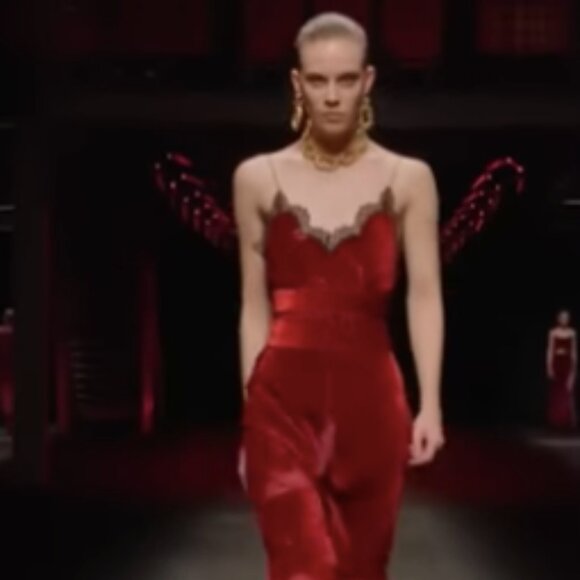 5) Trendy Victoria's Secret Y2K Coquette Lace Witch Grunge Whimsy Camisole Top M - Picture 7 of 7